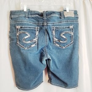 Womens Size 18 Silver Brand Bermuda Shorts